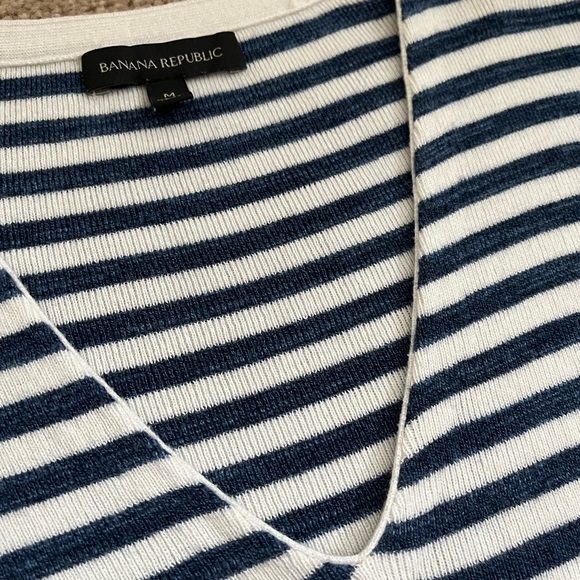 Banana Republic brand sweater, size Medium, navy/white stripe - Picture 4 of 9